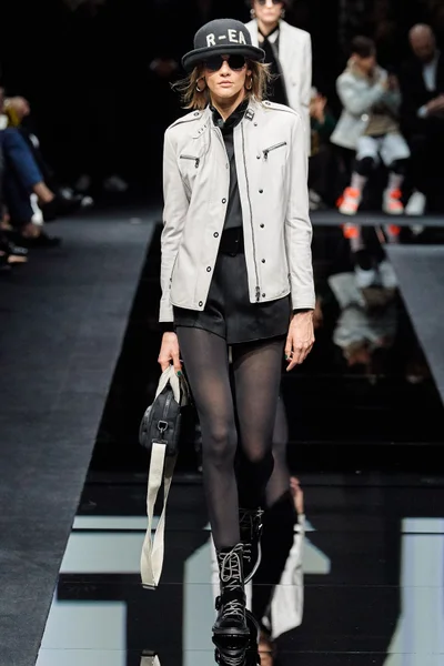 Look 8